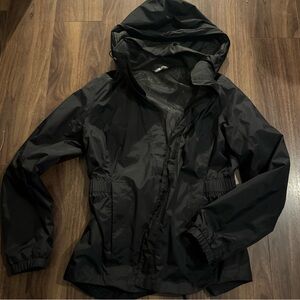 North face women’s resolve shell parka, size large.